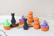 Load image into Gallery viewer, Witches Hat Pumpkin
