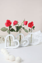 Load image into Gallery viewer, Heart-Shaped Jesmonite Vase