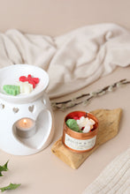 Load image into Gallery viewer, Red Berry & Holly Small Festive Wax Melt Tins