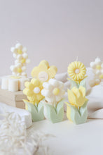 Load image into Gallery viewer, Chrysanthemum Candle