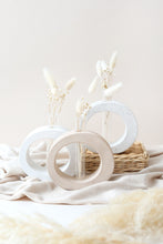 Load image into Gallery viewer, Circular Vase