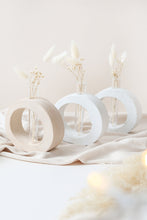 Load image into Gallery viewer, Circular Vase