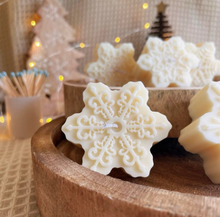 Load image into Gallery viewer, Snowflake Candle Box Set
