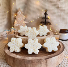Load image into Gallery viewer, Snowflake Candle Box Set