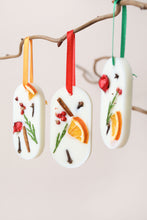 Load image into Gallery viewer, Christmas Tree Hanging Wax Melt
